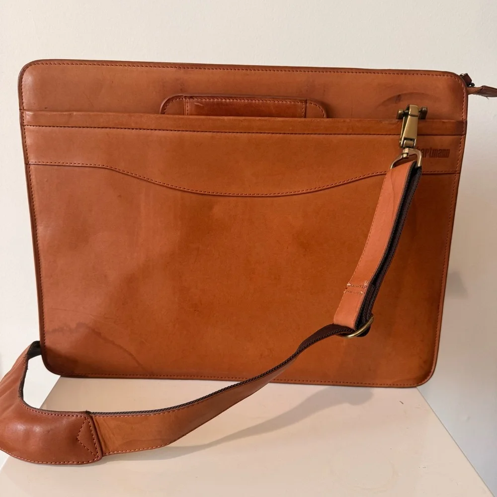Sleek Tan Leather Briefcase with Detachable Shoulder Strap